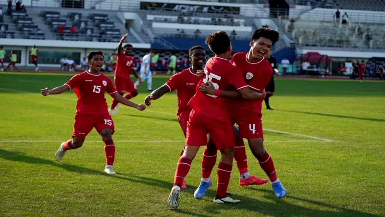 Shin Tae-yong Bikin Sevilla Terpesona dengan Pemain Indonesia