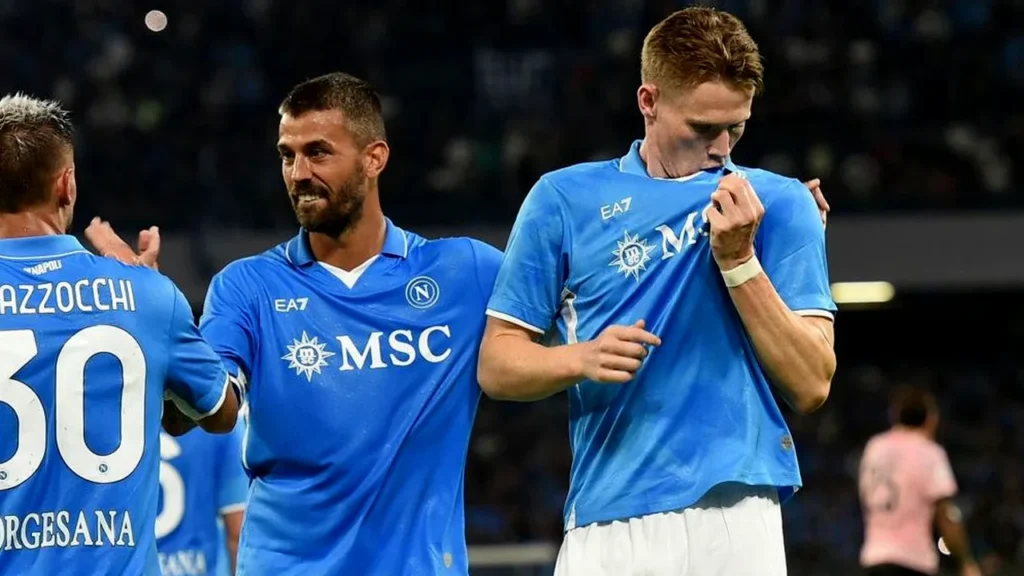 Scott McTominay Jadi Mezzala di Formasi 4-3-3 Antonio Conte